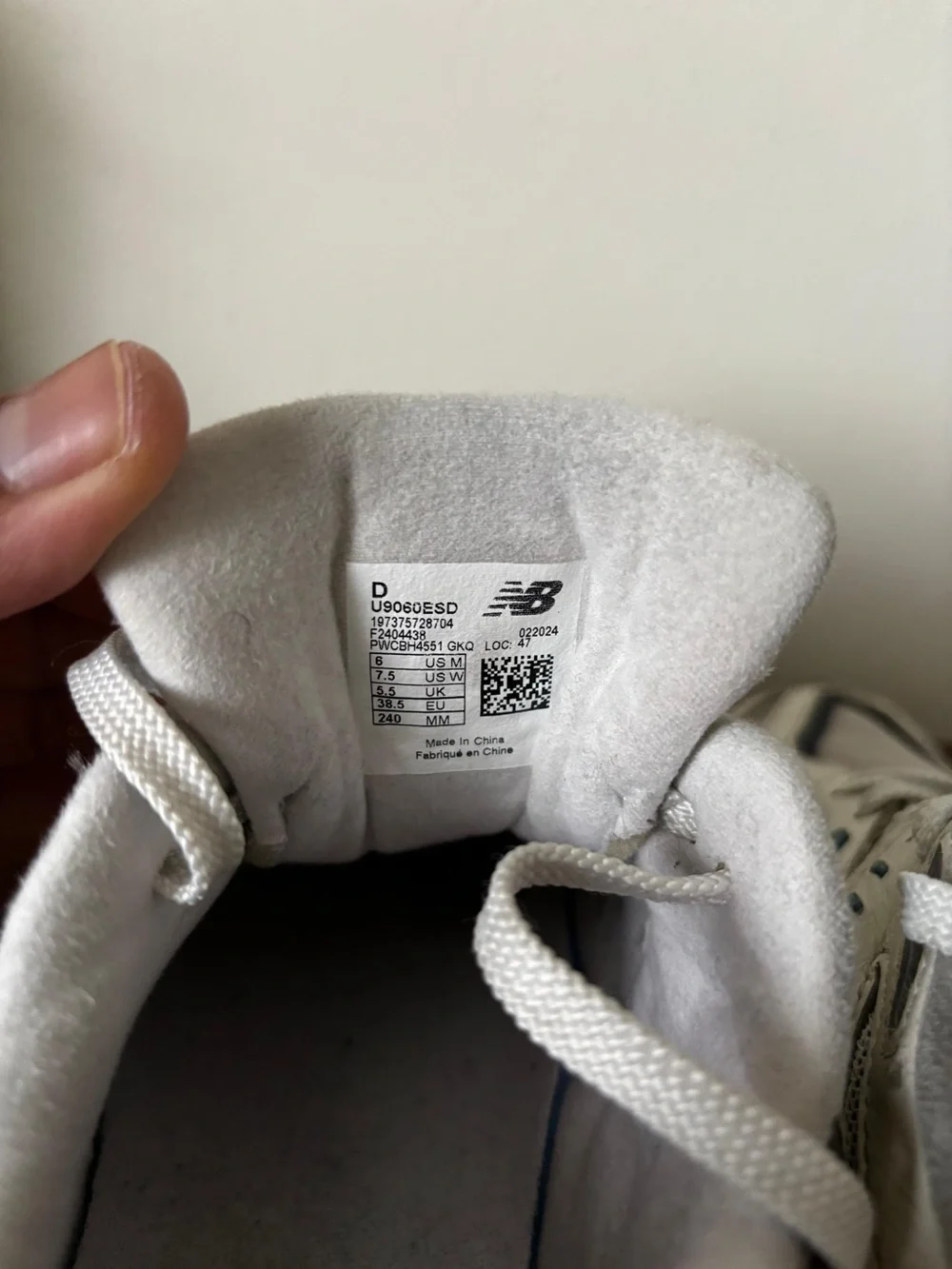New Balance 990v2 White Gray Navy Athletic Sneakers - Picture 4 of 6